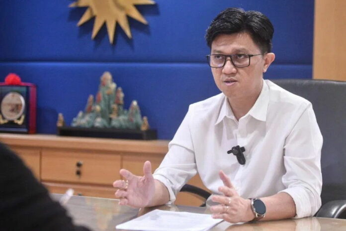 华小礼堂禁酒令撤回