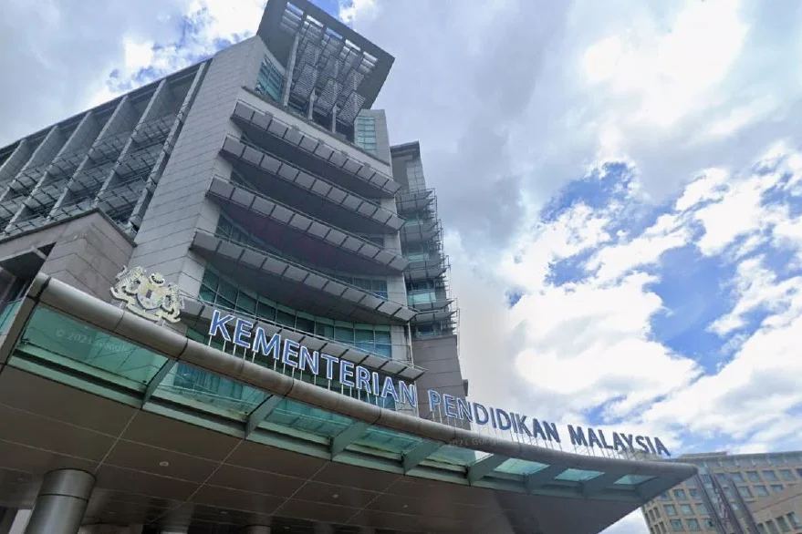 华小礼堂禁酒令撤回