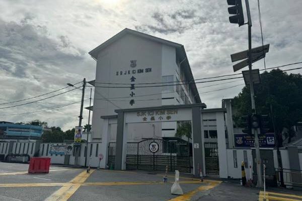 华小礼堂禁酒令撤回