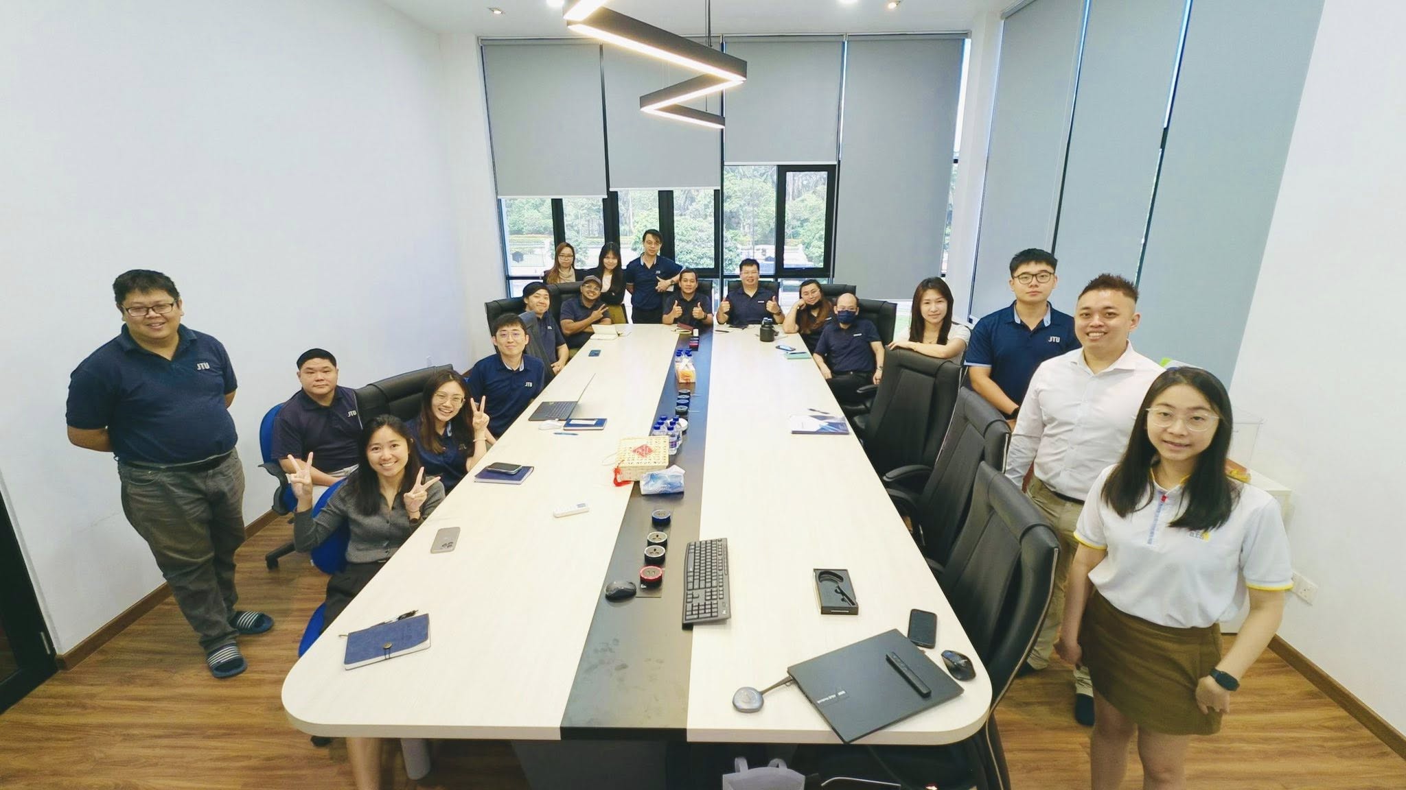 JB 报税公司
